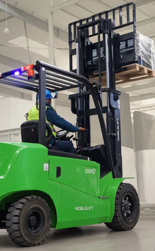 NOBLELIFT FE4P100Q— 10,000-Lb Pneumatic-Tire Lithium Forklift