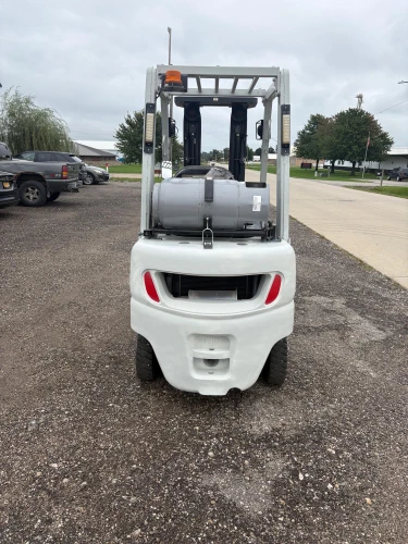 2013 UniCarriers WP1F1A20LV — 4,000 lb LP Forklift with Side Shift | 187" Mast