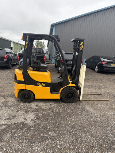 Yale Veracitor GLP040SVXNRAE084 — 4,000 lb LP Forklift | 187" Mast