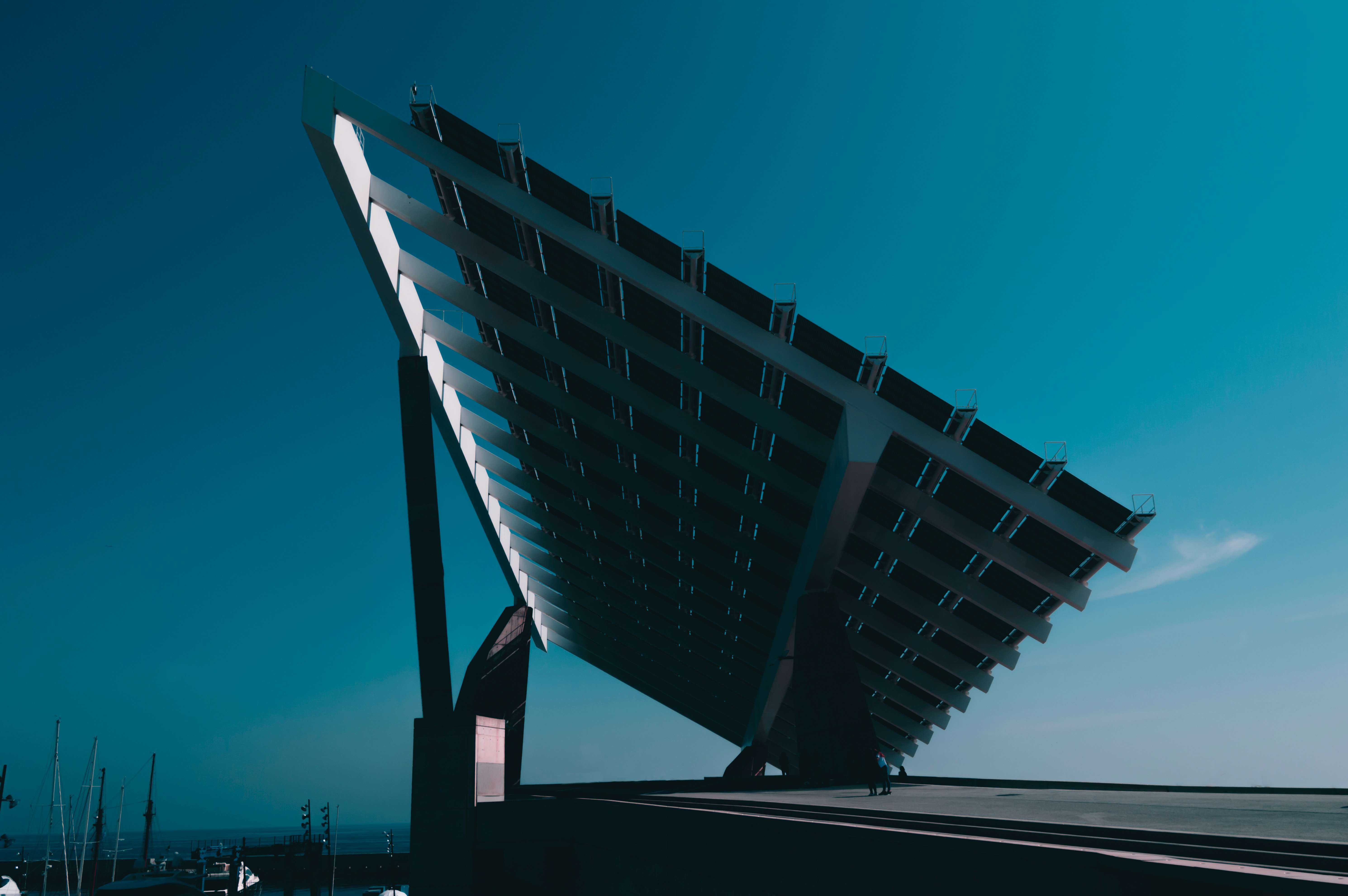 How To Connect & Charge Deep Cycle Batteries With Solar Panels