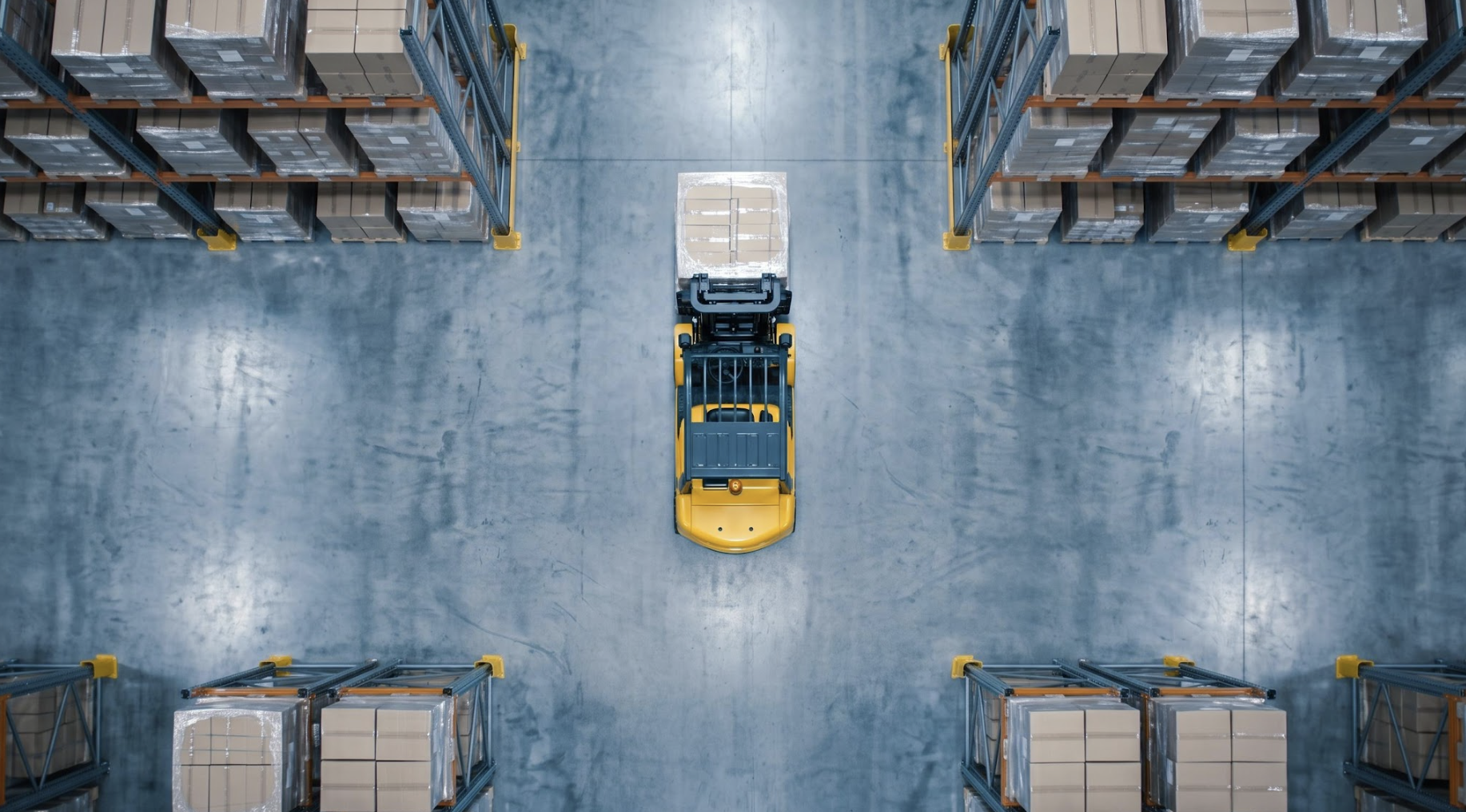 Why Do Forklifts Tip Over? The Stability Triangle and Counterweight Explained