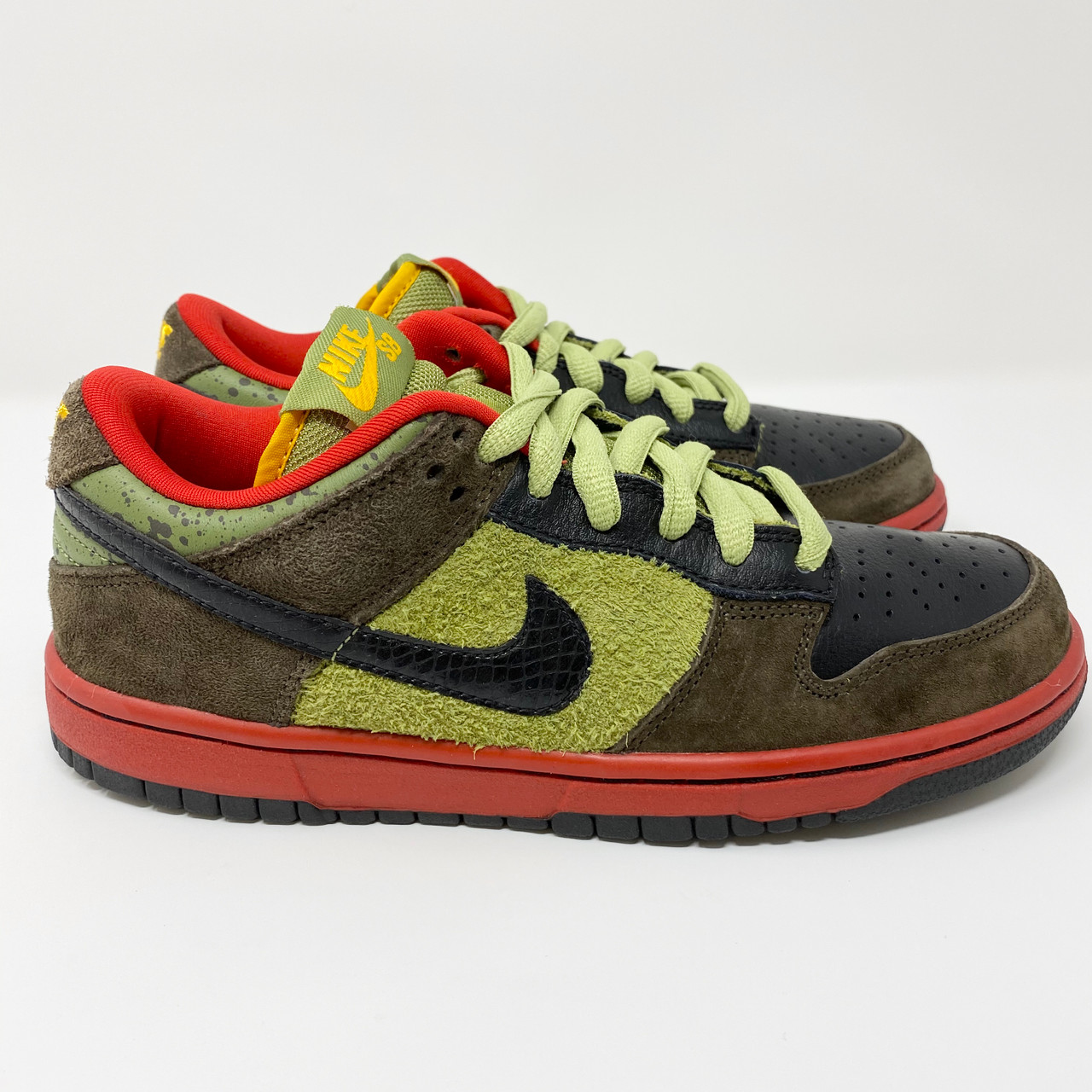 Nike Dunk Low Prem SB Asparagus Truest - Main Image