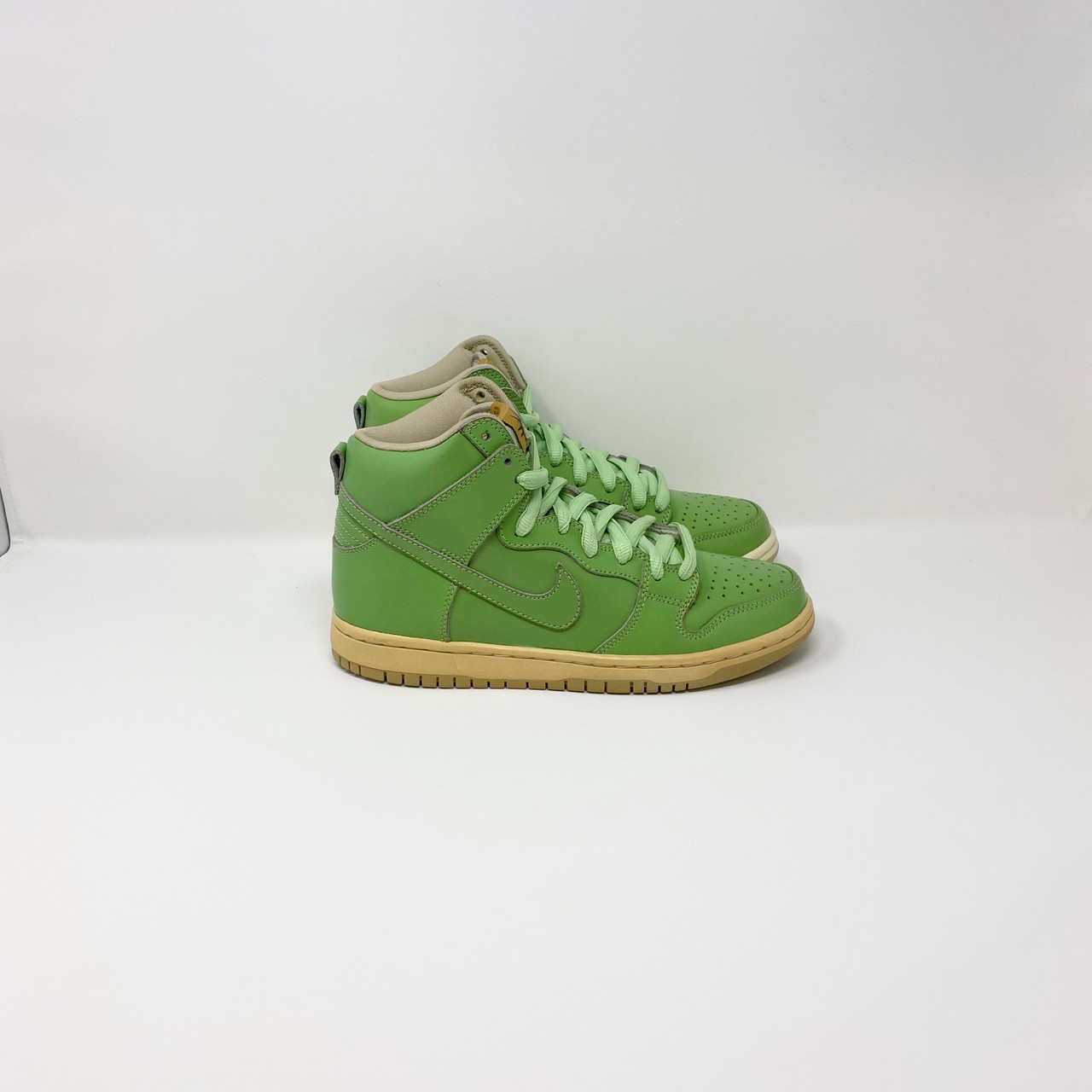 nike sb dunk statue of liberty