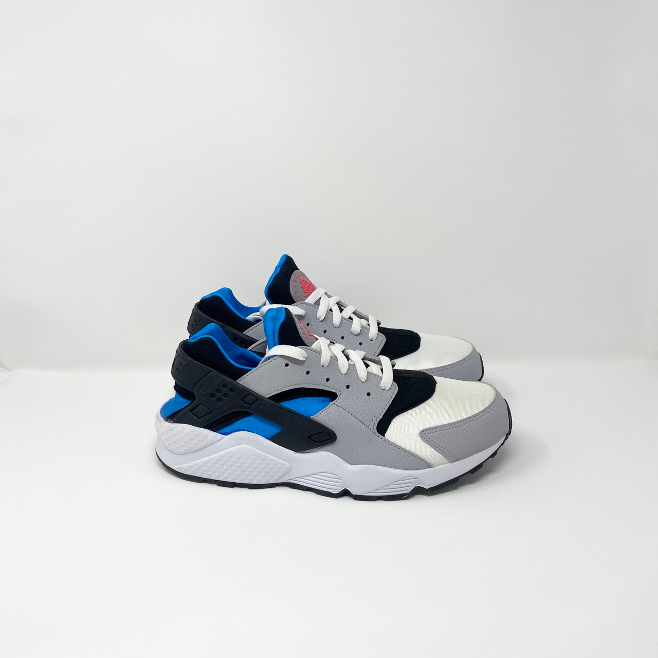 nike huarache white and blue