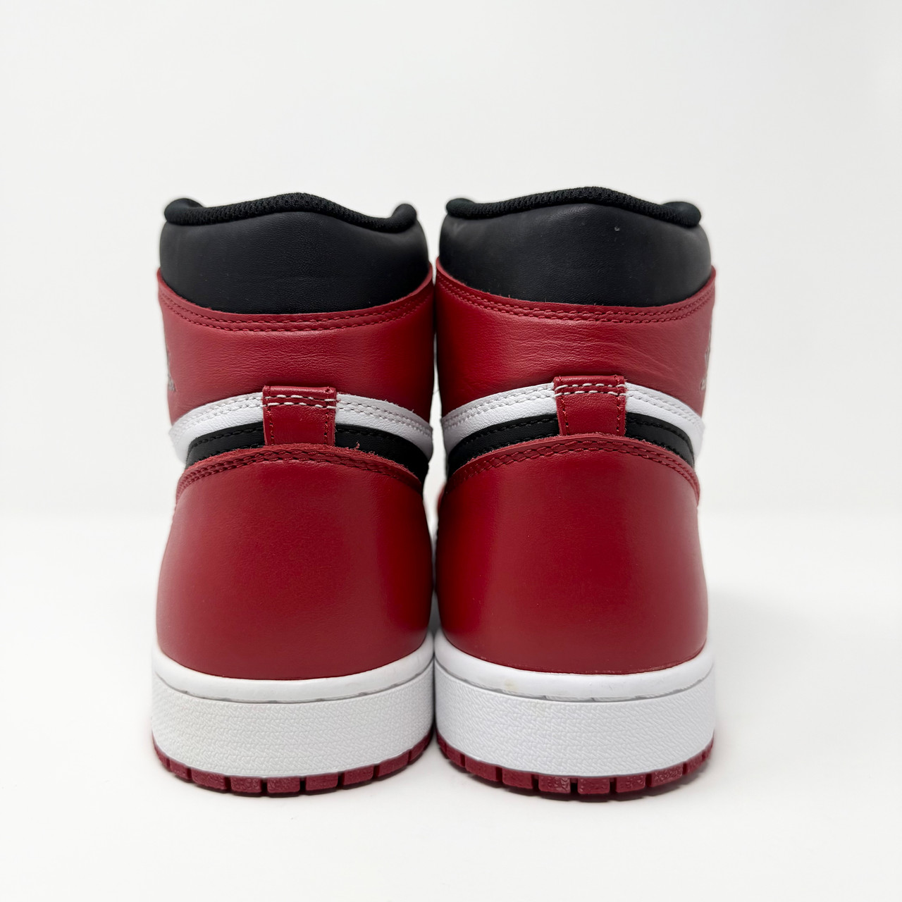 Air Jordan 1 Hi Retro OG Chicago (2015) - Truest