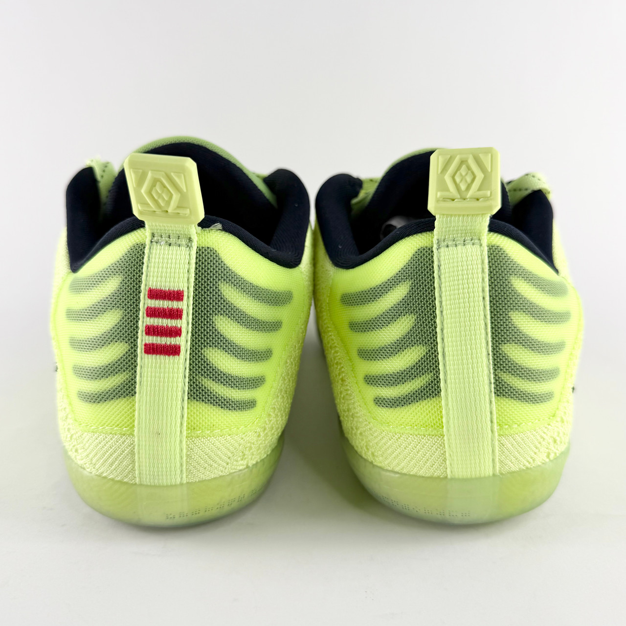 Nike Kobe 11 Low 4KB 'Ghost of Christmas Past' - Truest