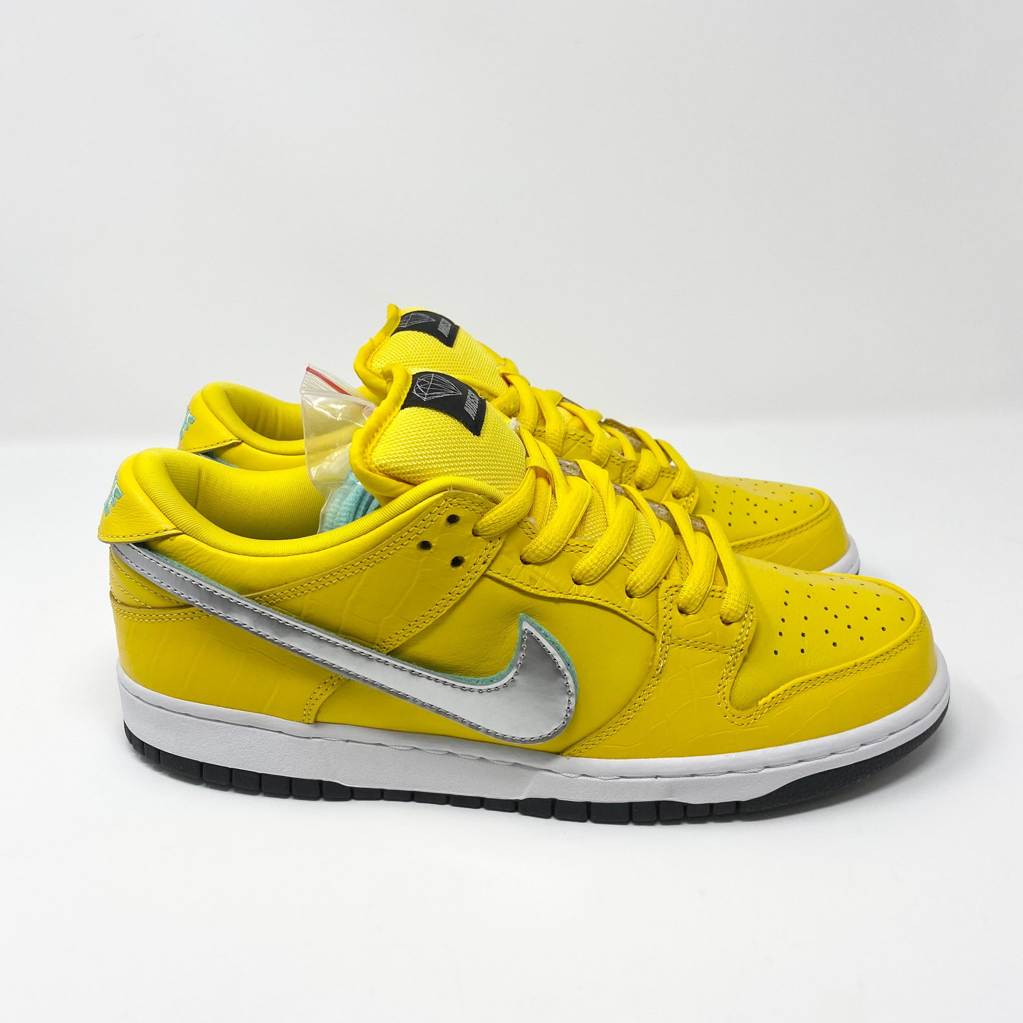 nike diamond dunk yellow