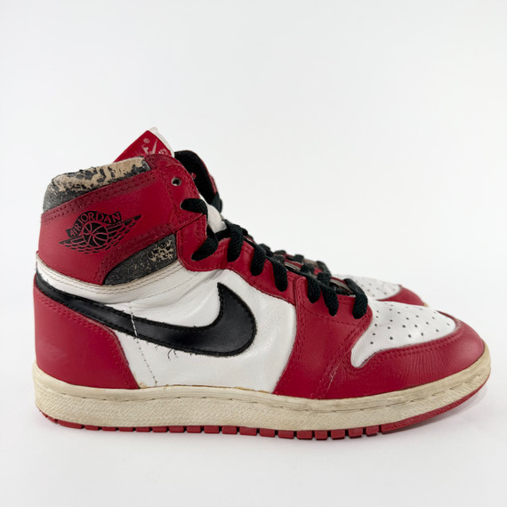 Air Jordan 1 Hi Retro OG Chicago (2015) - Truest