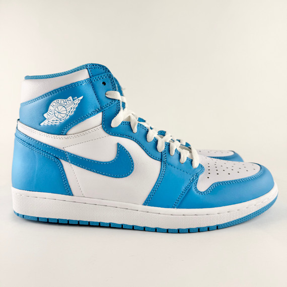 Air Jordan 1 Retro Hi 'UNC' (2015)