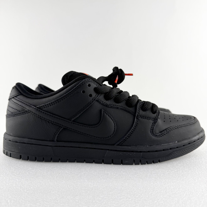 Nike Dunk Low SB 'Triple Black'