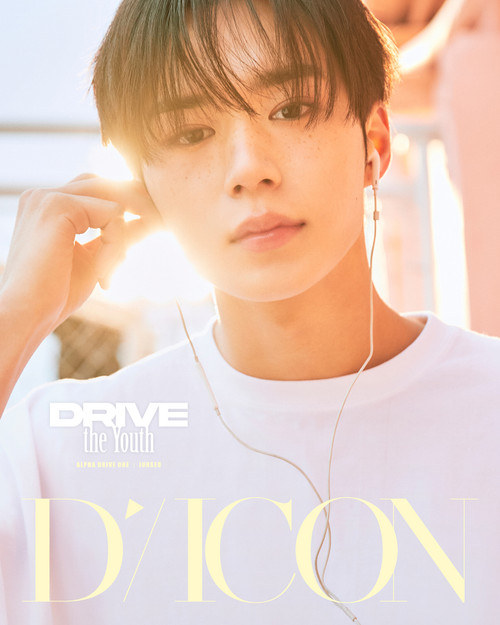 ALPHA DRIVE ONE - DICON VOLUME Nº33 ALPHA DRIVE ONE : DRIVE THE YOUTH (JUNSEO) + PHOTOCARD ON-PACK