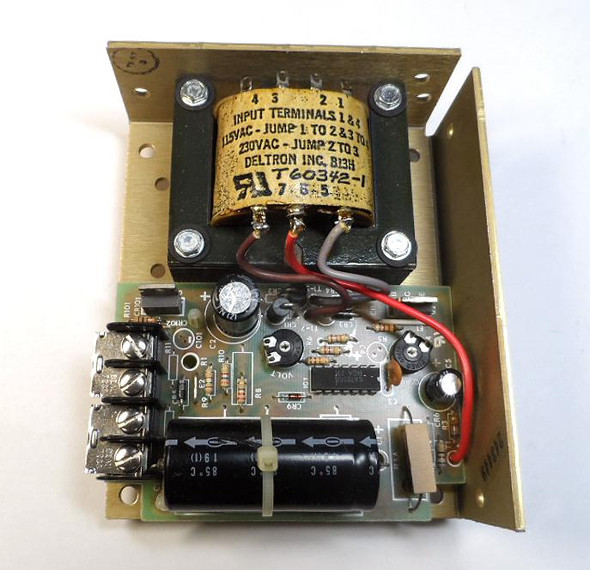 NOS Deltron HVQ 5-3 OC (HVQ5-3.0C) 5V DC 3 Amp regulated power supply in original box. Vintage linear power supply, 115/230 VAC input. New Old Stock — perfect for restoring vintage computers, test equipment, ham radio projects, or industrial electronics