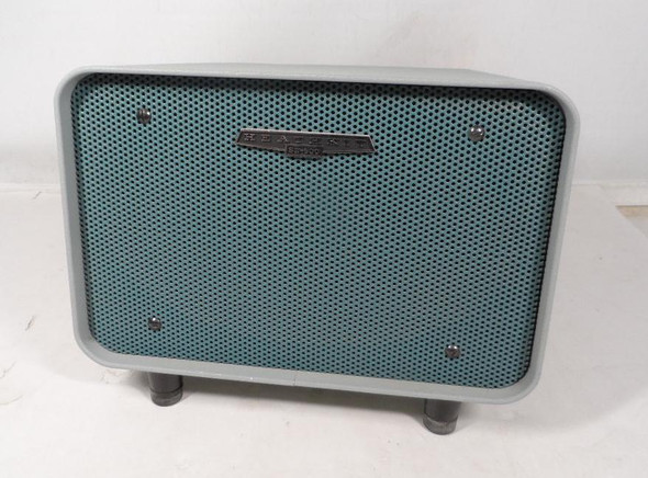 Vintage Heathkit SB-600 communications speaker in collector quality condition. Perfect match for SB-301, SB-401, SB-101 and other Heathkit rigs. Cabinet fits HP-23 power supply. Excellent audio, fully working. Nationwide shipping available