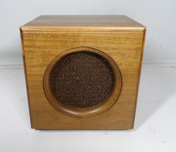 Vintage Realistic 40-12410 5" 8 Ohm full range speaker driver in custom solid wood 7" cabinet. Made in Thailand (12A1). Warm vintage sound ideal for extension speakers, desktop, workshop or multi-room audio. Radio Shack classic, tested and working. Great value retro speaker!