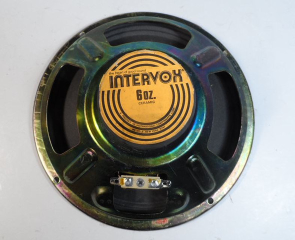 NOS Intervox 8-inch 8-ohm replacement speaker in very good condition. Reliable full-range driver ideal for PA systems, guitar amps, home audio repairs, and DIY projects. Classic new old stock speaker – great value!