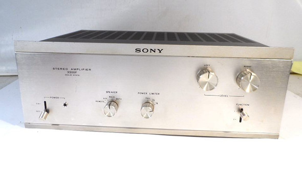 Vintage Sony TA-3200F Stereo Power Amplifier in very good condition. 100W per channel RMS, wide frequency response 5Hz-200kHz. Classic ES series hi-fi amp, fully tested and ready for your audiophile setup. Great dynamics and power reserve