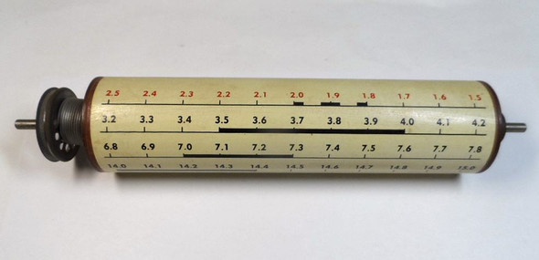 Collins 75A-4 original frequency dial drum with 20.8 MHz 15m overlay in excellent condition. Complete with shaft, pulley, spring & collar + extra 20.5 MHz overlay.