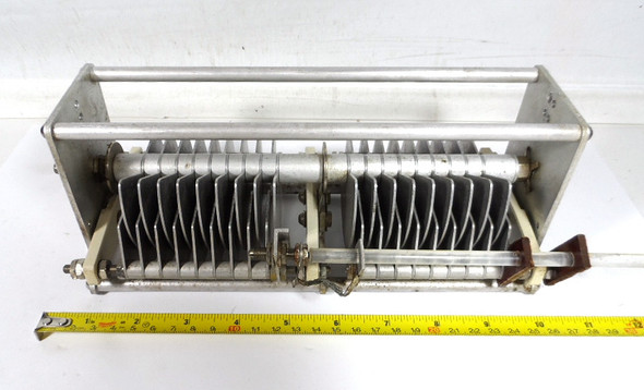 EF Johnson dual-section air variable capacitor, 28-150 pF each @ 4500 V. Rugged Type D (likely 153-506/150DD45), ¼" shaft, ~11×4.25×4". Ideal for ham radio amplifiers & tuners. Vintage surplus.