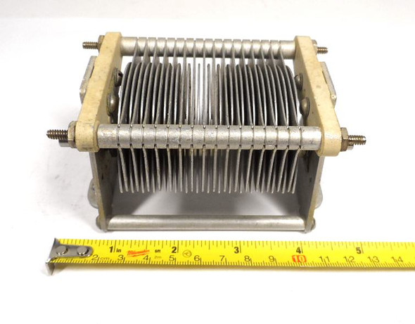EF Johnson 48D299 16-360 pF 2000V Single Section Air Variable Capacitor. Genuine E.F. Johnson compact Type E-style single air variable ideal for ham radio transmitters, amplifiers, and antenna tuners. Rugged aluminum construction with steatite insulation, approx. 4¾″ L × 2¾″ W × 2⅝″ H, ¼″ shaft, ~0.045″ plate spacing. Clean used condition. Perfect for vintage restoration or medium-power RF projects. Nationwide Radio & Eq. Sales – ke9pq.com