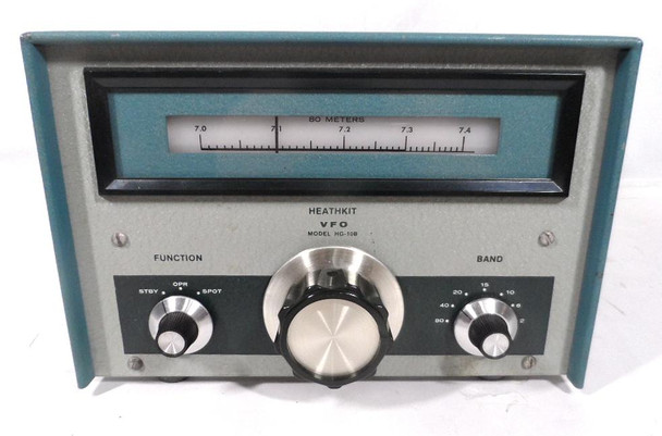 Vintage Heathkit HG-10B VFO in excellent cosmetic and fully working condition. Covers 80-40-20-15-10-6-2 meters with stable output. Perfect companion for DX-60 series transmitters. Classic tube VFO, ready to use. Nationwide shipping available.