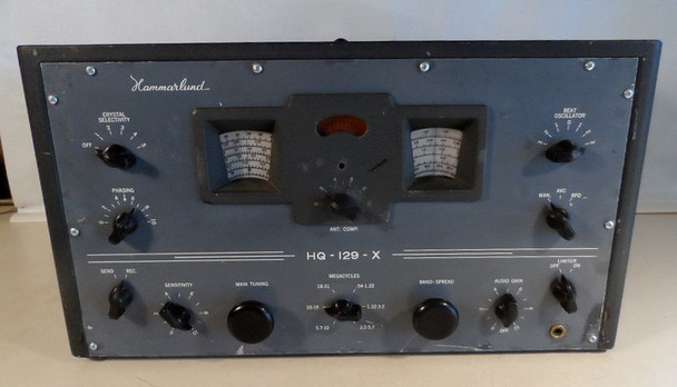 Discover the classic Hammarlund HQ-129X Communications Receiver in excellent working condition. This vintage 1940s-1950s ham radio covers 540 kHz to 31 MHz with bandspread for amateur bands. Ideal for shortwave listening, AM, and CW. Well-maintained original with strong performance. Perfect addition for collectors and radio enthusiasts. Ships nationwide.