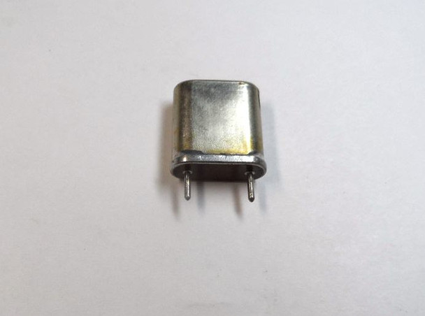 Original Collins 75A-4 band crystals for sale individually. Full set: 5.7, 9.3, 16.5, 23.3, 29.0, 30.5 & 31.5 MHz. Covers 80–10 m. Perfect for restoration.