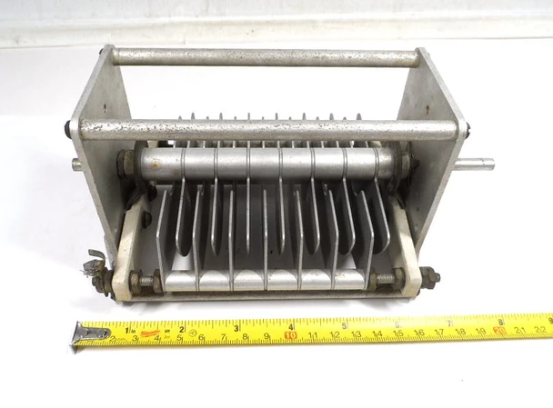 EF Johnson 70D90 Single Section Air Variable Capacitor – 27-76 pF, 9000 Volt, 0.250″ plate spacing. Genuine E.F. Johnson high-voltage single air variable ideal for ham radio transmitters, amplifiers, and antenna tuners. Rugged aluminum construction with steatite insulation, approx. 8″ L × 4¼″ W × 4″ H, ¼″ shaft. Clean used condition. Perfect for vintage restoration or high-power RF projects. Nationwide Radio & Eq. Sales – ke9pq.com.