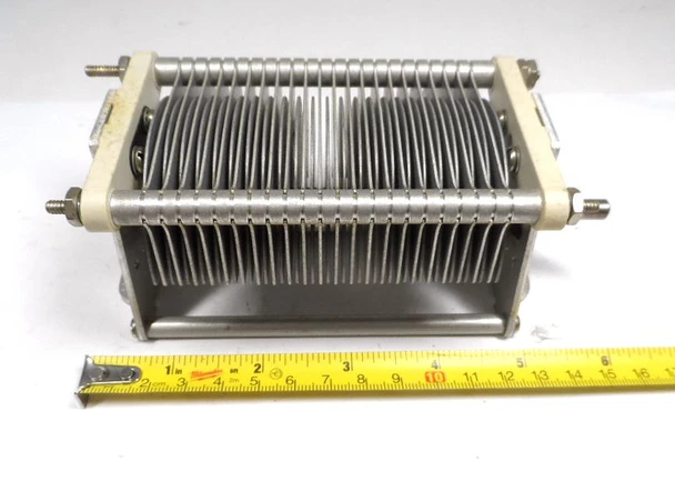 Cardwell 154-3-1 single-section air variable capacitor, 28–486 pF, 2 kV peak. Heavy-duty aluminum plates, 1/32-inch spacing, 1/4-inch shaft, ceramic ends. Ideal for ham radio transmitters, RF amplifiers, antenna tuners, and high-power tank circuits. Compact 2-5/8 × 2-5/8 × ~6-inch size with mounting brackets. Genuine Cardwell (E.F. Johnson Type E heritage). Clean used condition. Perfect for amateur radio builders seeking reliable high-voltage variable capacitance