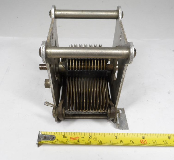 Vintage General Radio Type 334 single-section air variable capacitor, 22–534 pF, 500 V peak rating. Classic USA-made design with metal end plates, brass plates, hard-rubber insulation, and 1/4-inch shaft. Measures about 3-3/8 × 3-1/2 × 3-3/4 inches with approximately 1/32-inch plate spacing. Ideal for amateur radio receivers, laboratory instruments, restoration projects, or RF tuning applications needing a reliable low-loss component.