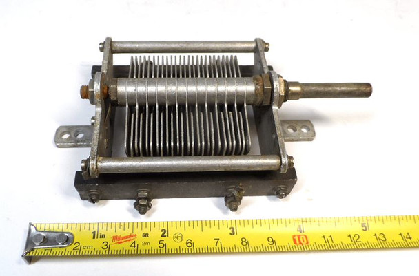 Vintage Cardwell single-section air variable capacitor, 17–172 pF, approximately 1500 V peak rating. Classic USA-made multi-plate design with ~1/32-inch plate spacing and 1/4-inch shaft. Measures about 5-3/8 × 3-1/4 × 2-1/4 inches. Ideal for amateur radio receivers, transmitters, antenna tuners, or restoration projects needing a reliable low-loss component