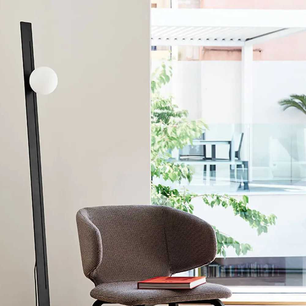 Suspense Floor Lamp