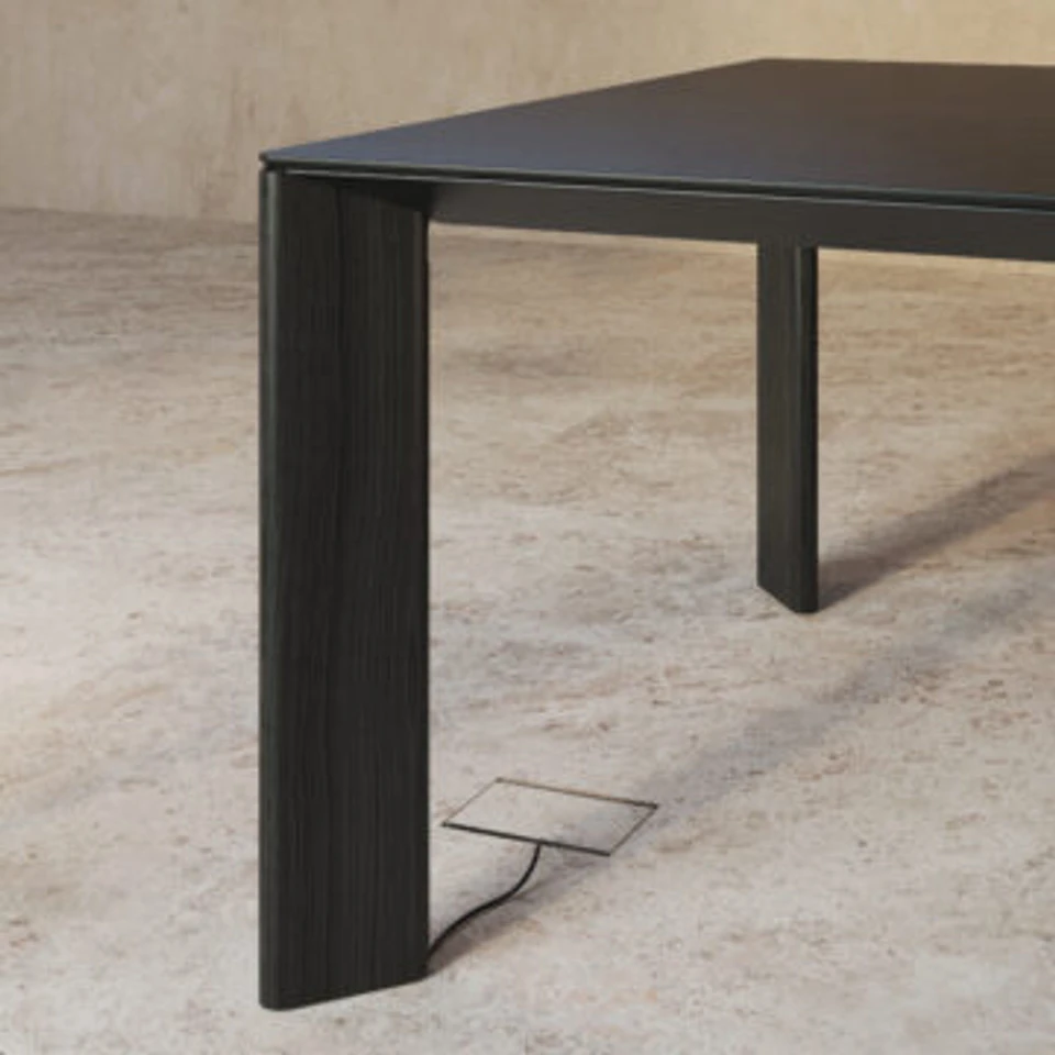 Foro Square Table