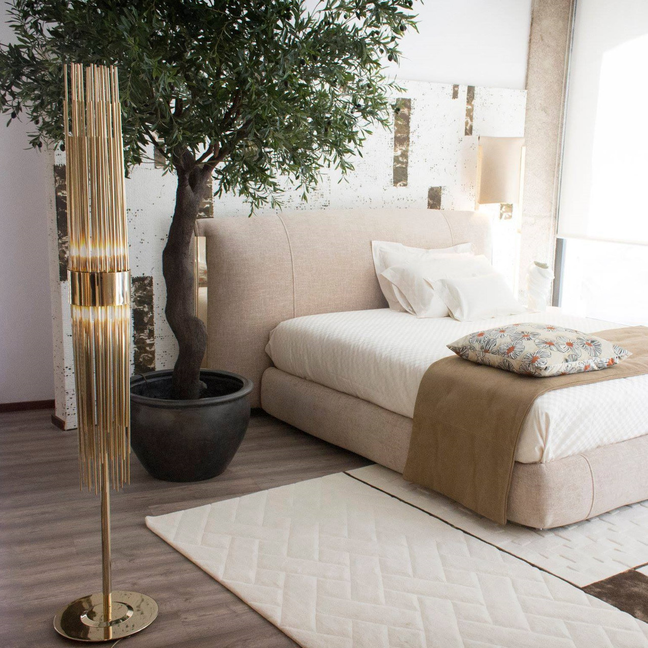 Streamline Floor Lamp