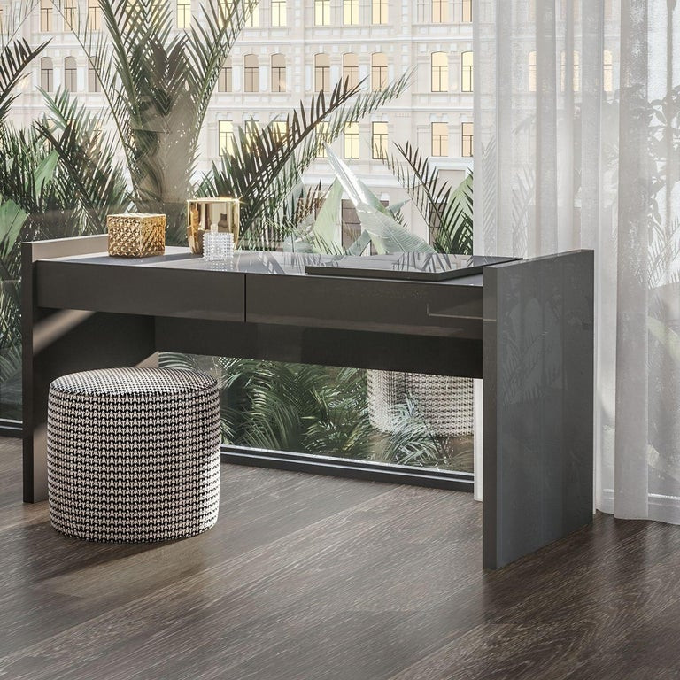Erzou II Dressing Table