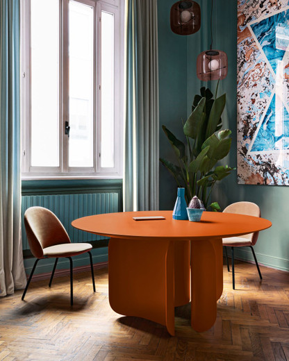 Round Lacquer Table
