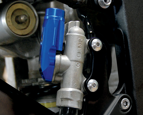 Integrated Rear Brake Reservoir 17310292
