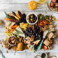 OUR TIPS TO HOSTING A HARVEST DINNER