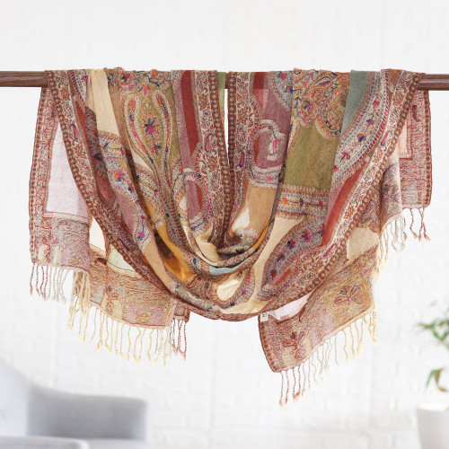 Hand-Embroidered Wool Shawl with Traditional Pattern 'Kashmir Spring'