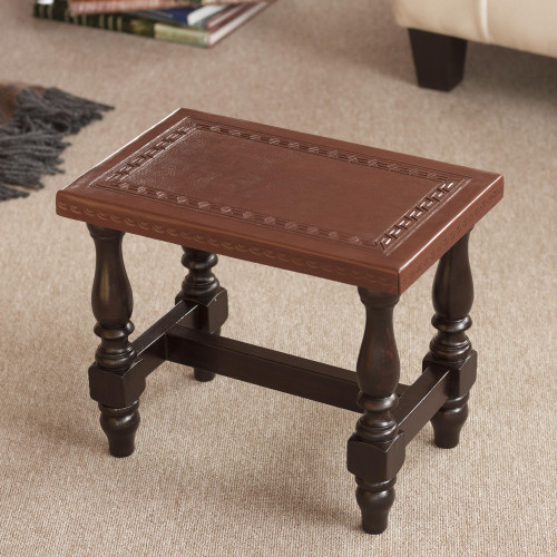 Handcrafted Traditional Cedar Wood Leather Accent Table  'Contemporary'