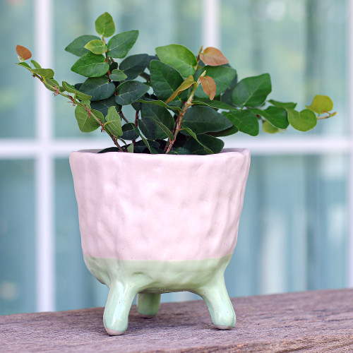 Handcrafted Ceramic Pink Flower Pot with Three-Legged Design 'Pink Sprout'