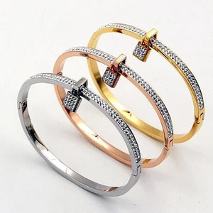 Style: Gold - Love Locked Bracelet With A Charm K290-14091993579555