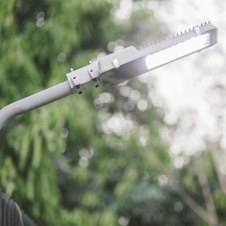 The Ultimate Guide to All-in-One Solar Streetlights