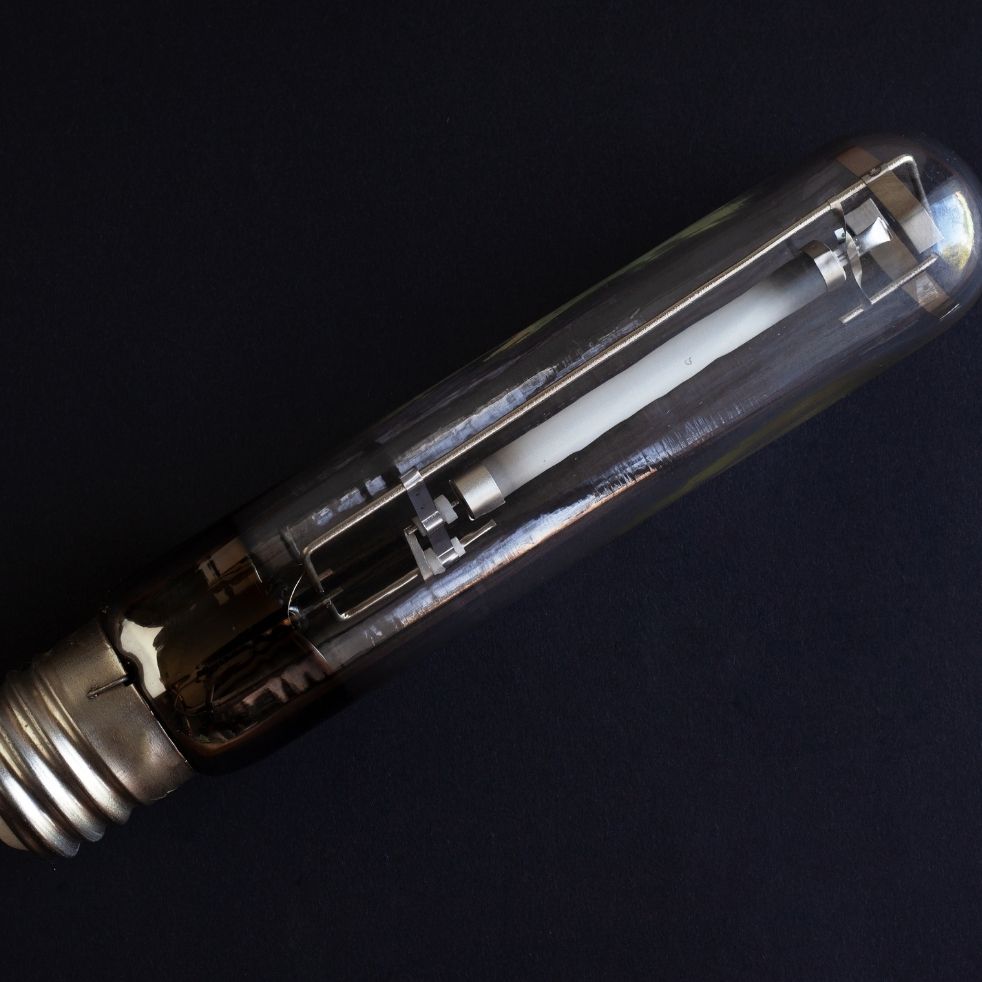 4 Things To Consider When Buying a Metal Halide Bulb Induction