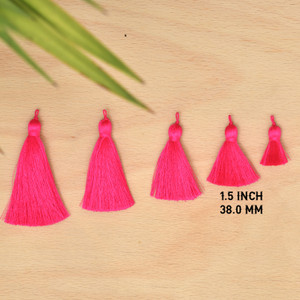 Single Tier Tassel