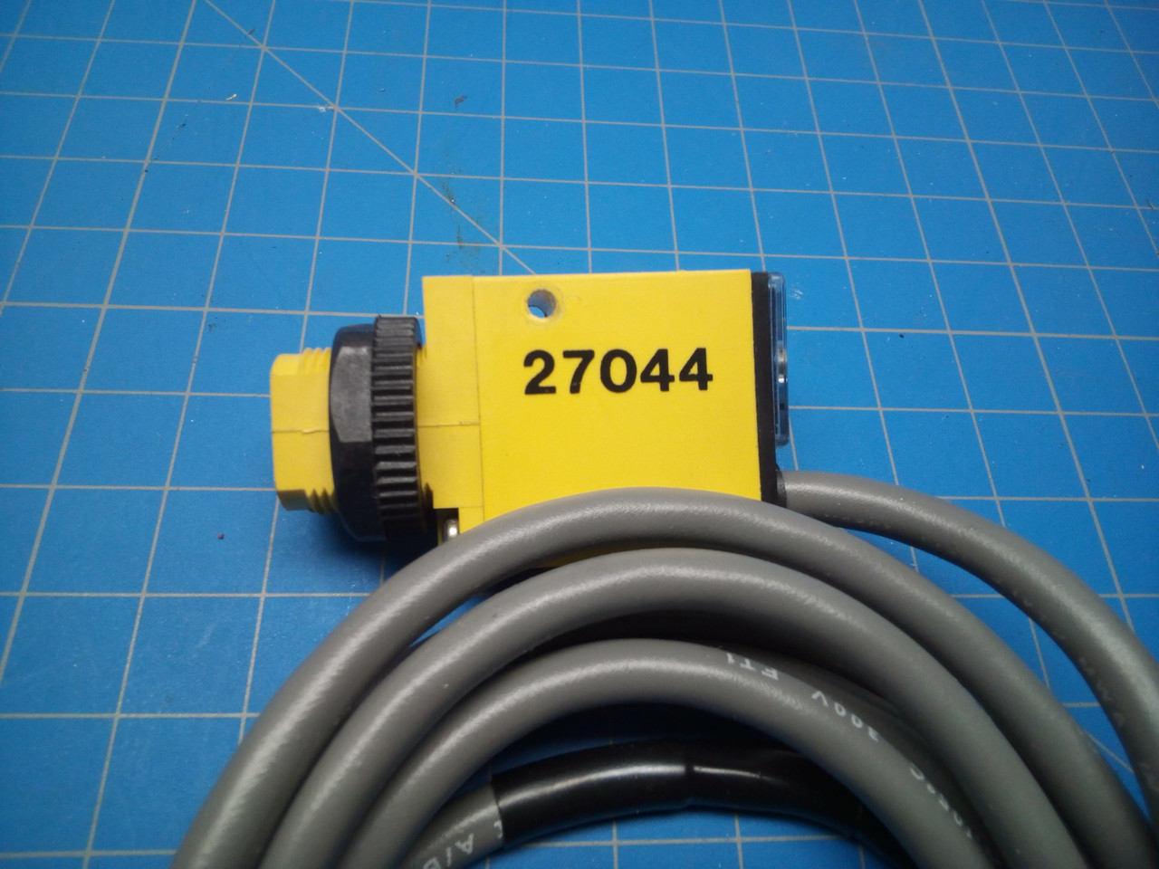 Banner SM312LV Photoelectric Sensor - P01-000108