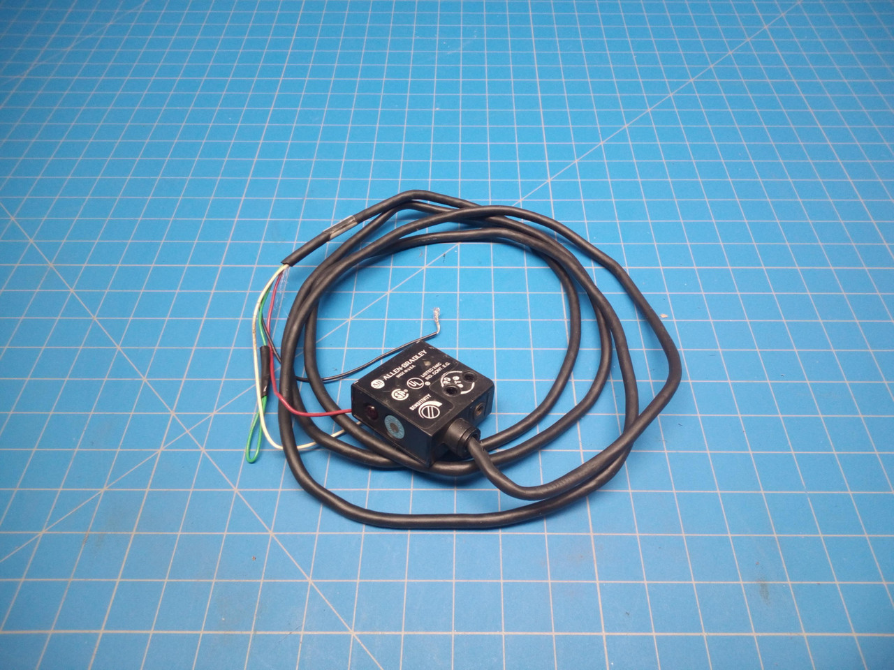 Allen-Bradley 42SMR-7101 Photoelectric Sensor - P02-000181