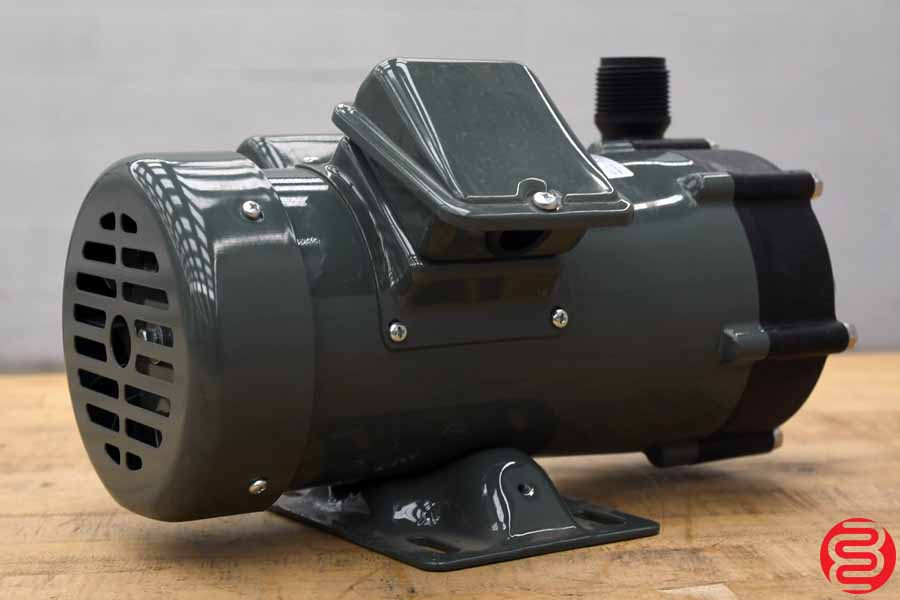 Iwaki 2 Pole 220/240V 255/265W 3170/3220 RPM Magnet Pump MD-100RT