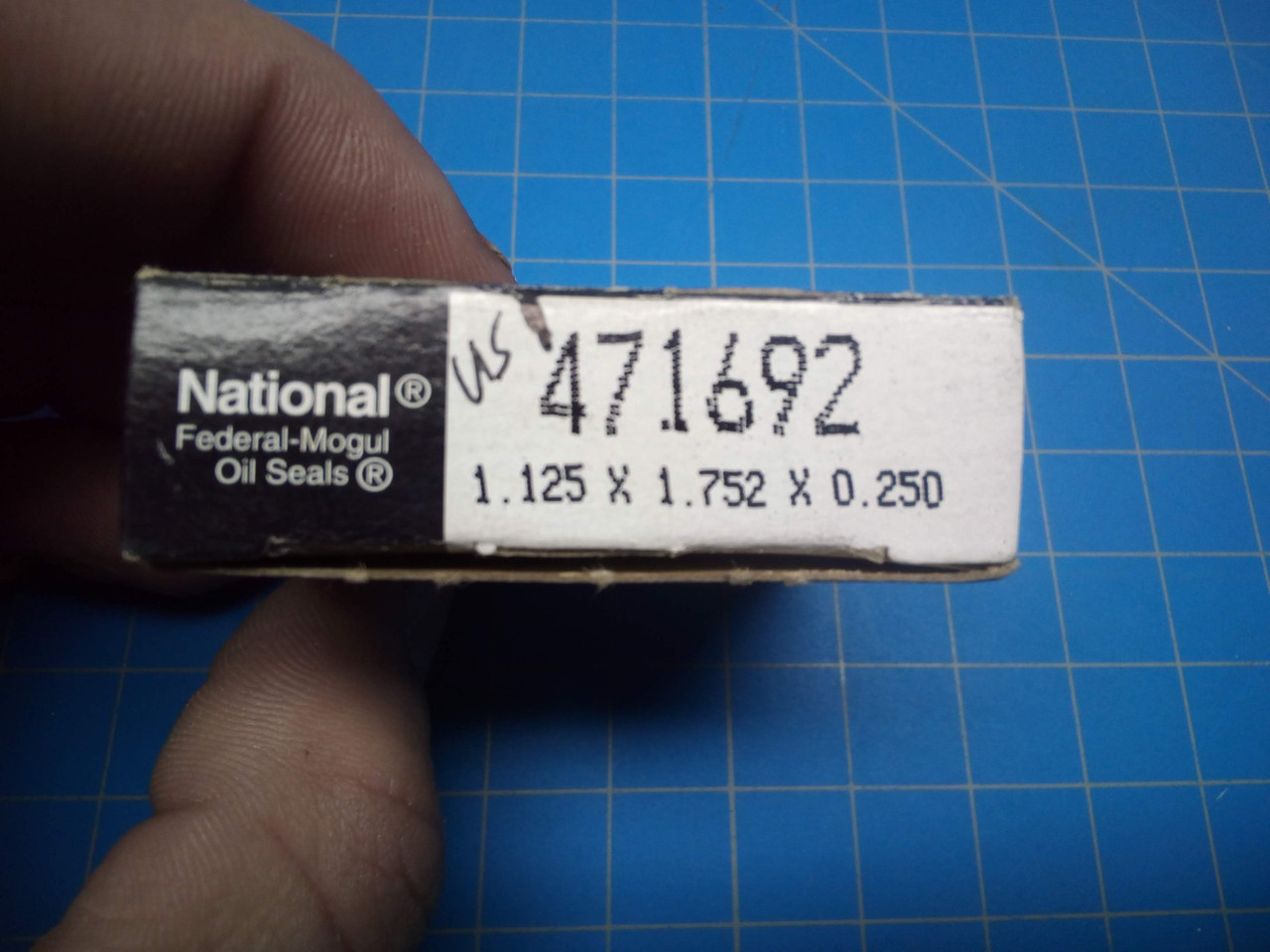 National Federal Mogul Oil Seal 471692