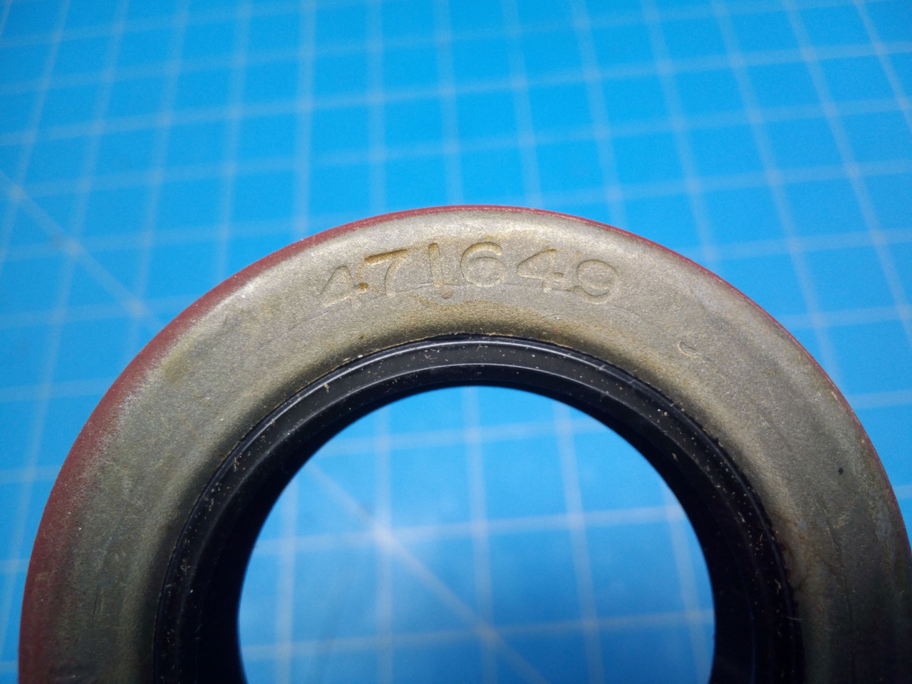 Federal Mogul Oil Seal 471649 - P02-000655