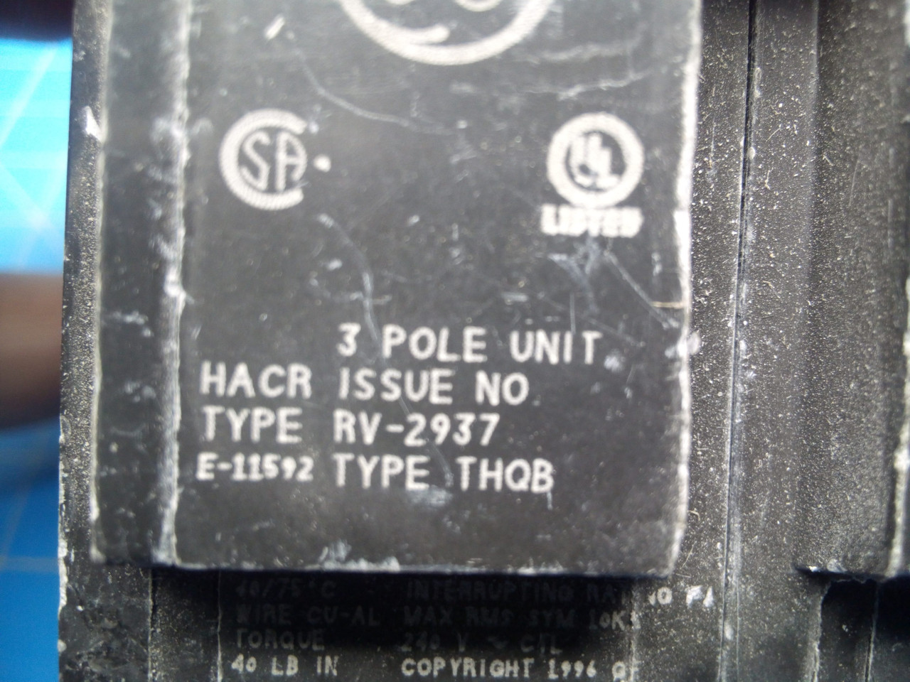 40 Amp 3 Pole Bolt On GE Breaker RV-2937 - P02-000670